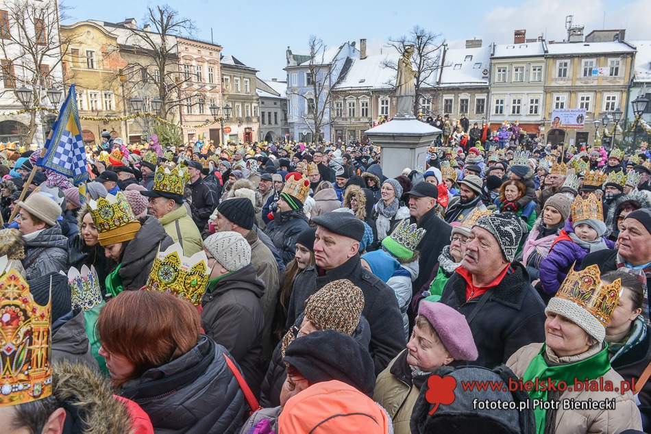 Orszak połączył miasto