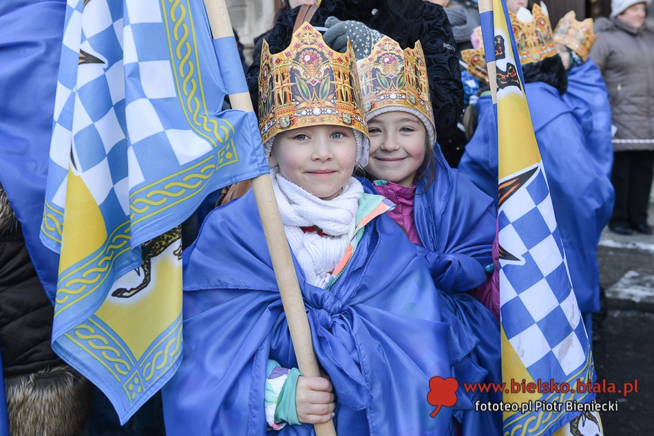 Orszak połączył miasto