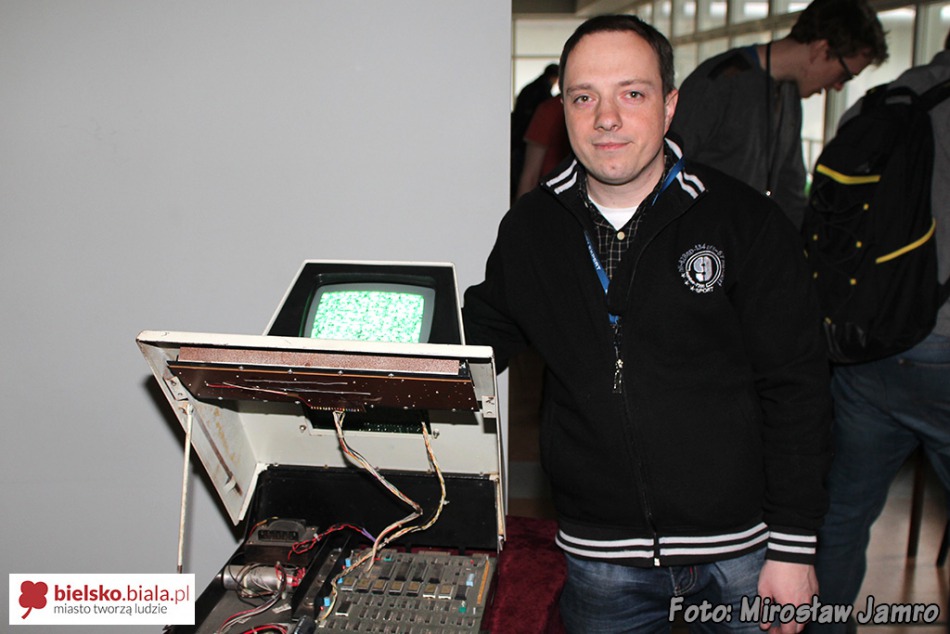 Przenośny komputer o wadze 12 kg - foto