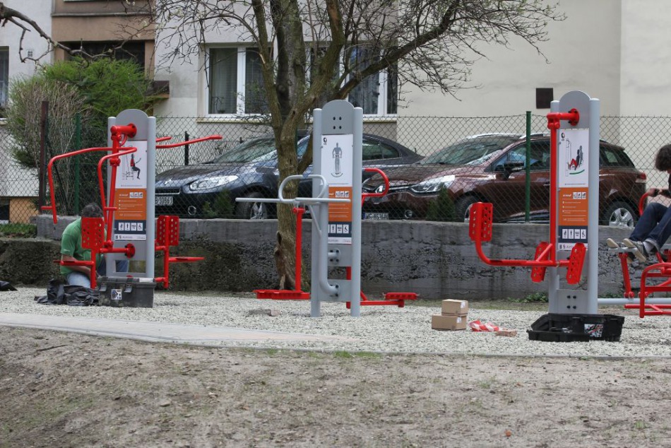 Nowe siłownie pod chmurką - foto