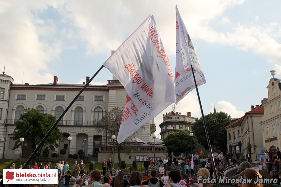 Fishmob na placu Chrobrego - foto