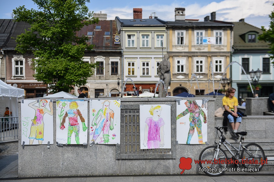 Fascynujący świat w namiocie - foto