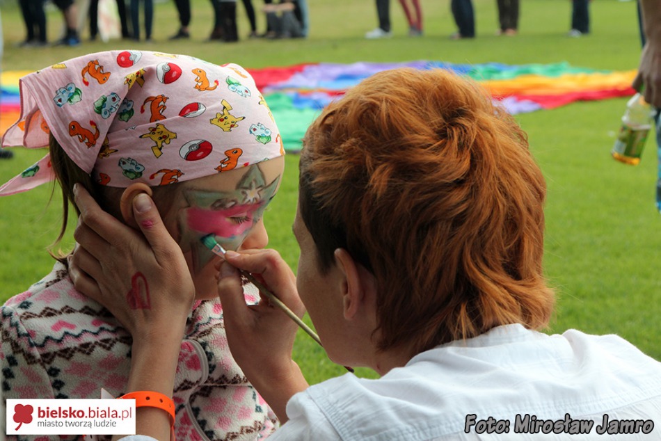 Piknik z czekami na 18 tys. USD - foto
