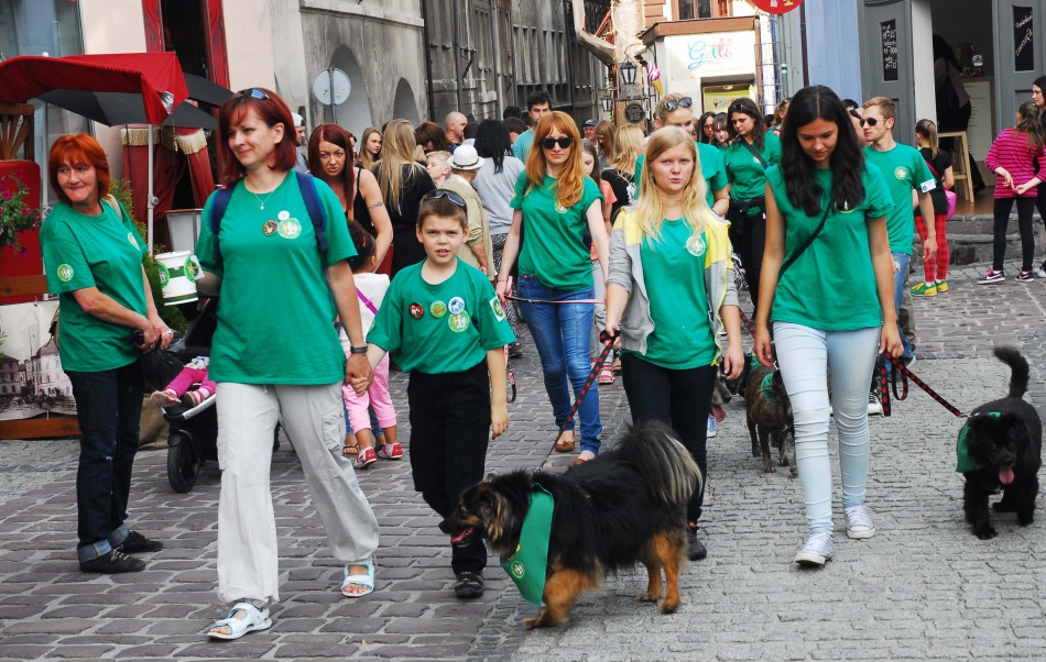 Parada bezdomnych na Rynku - foto