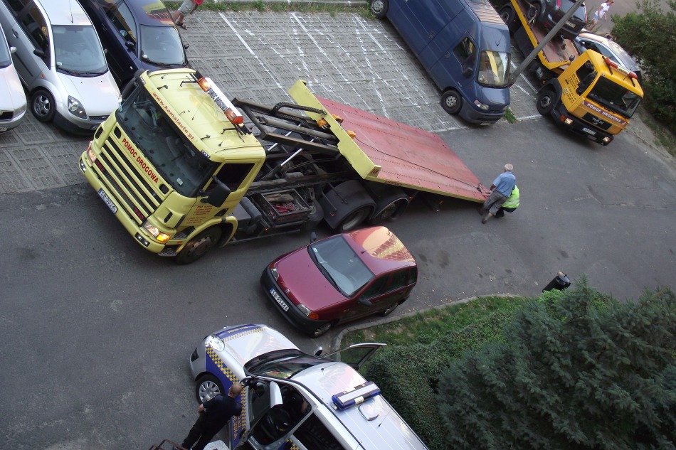 Walka o miejsca parkingowe - foto