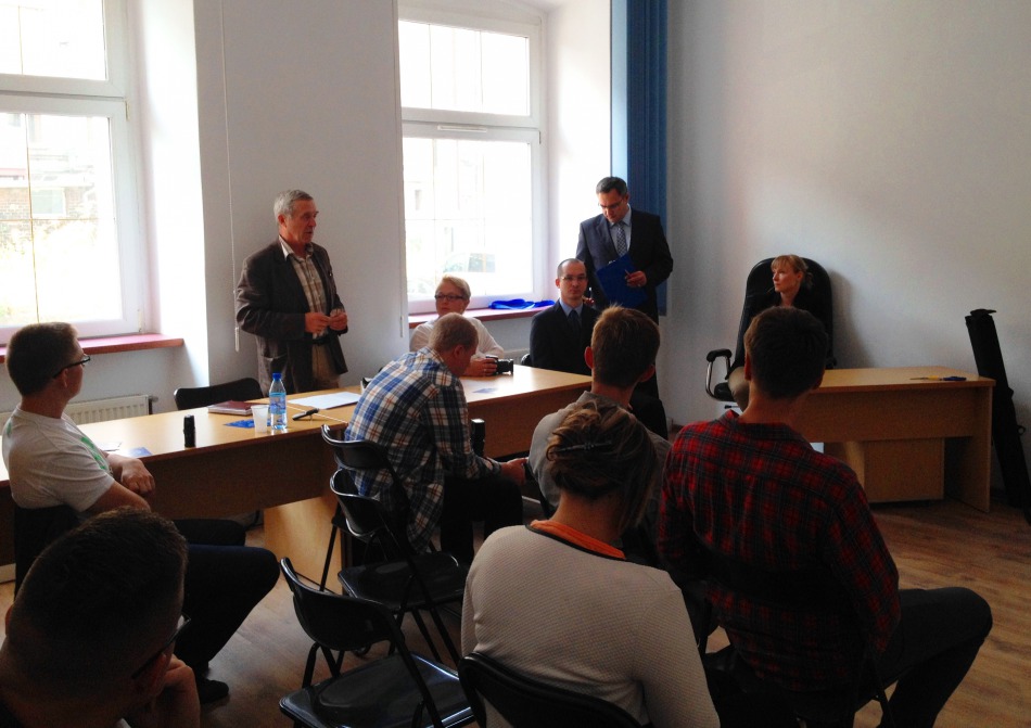 Chcą zmieniać standardy polityki - foto