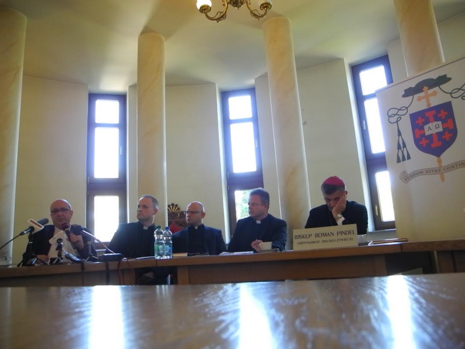 Czekają na informacje o uchodźcach