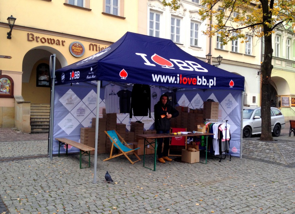 Maluch rządzi na Rynku - foto