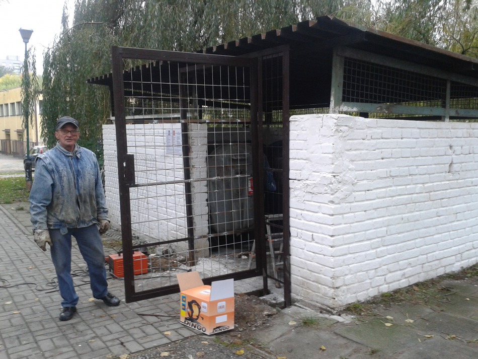 Na Karpackim założyli kraty - foto