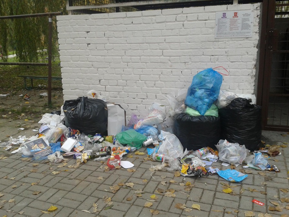 Na Karpackim wciąż walczą - foto