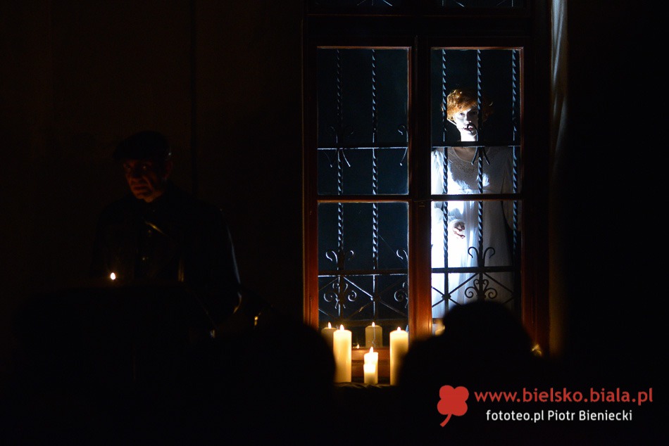 Teatr na cmentarzu