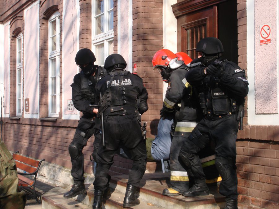 Odparli atak na koszary - foto