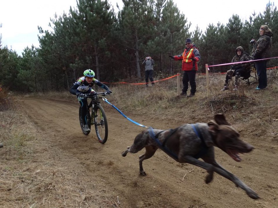 Triumf na pożyczonym rowerze - foto