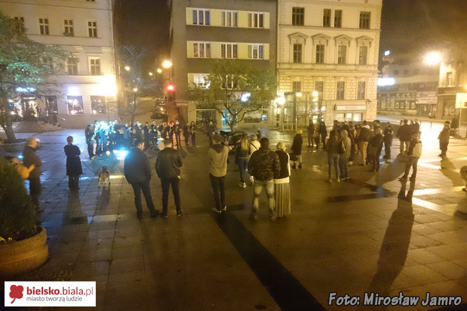 Spontaniczny koncert na Pigalu - foto