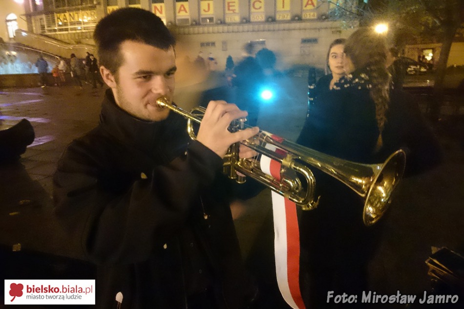 Spontaniczny koncert na Pigalu - foto