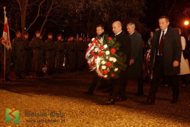 Przemarsz z pochodniami - foto