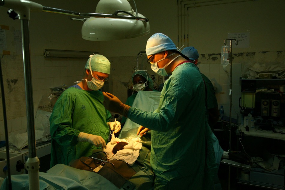 Bielski chirurg operuje w Afryce