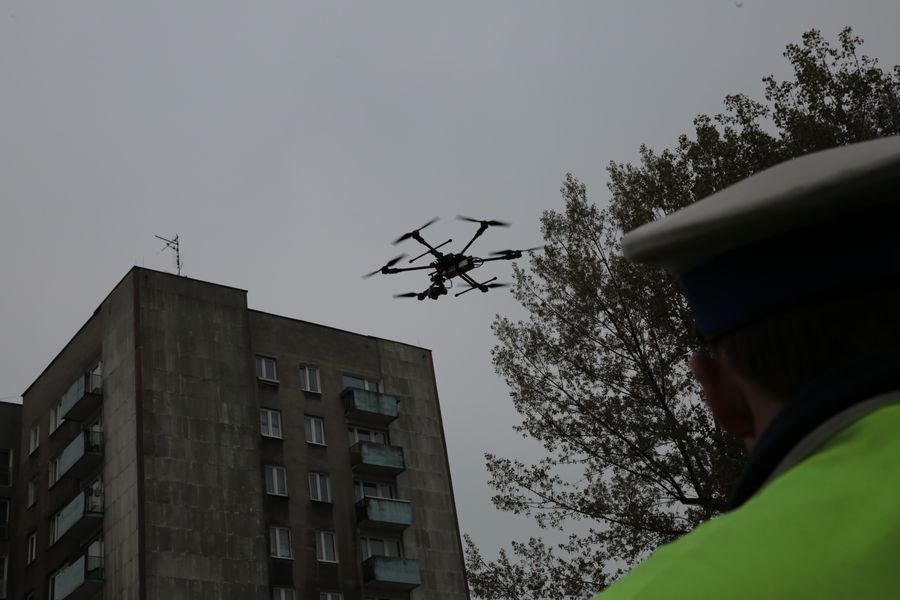 Drony kontrolują ruch drogowy