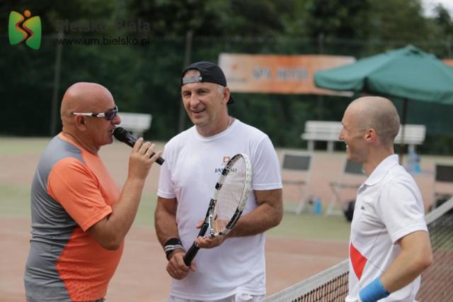 Raper pokonał kabareciarzy - foto