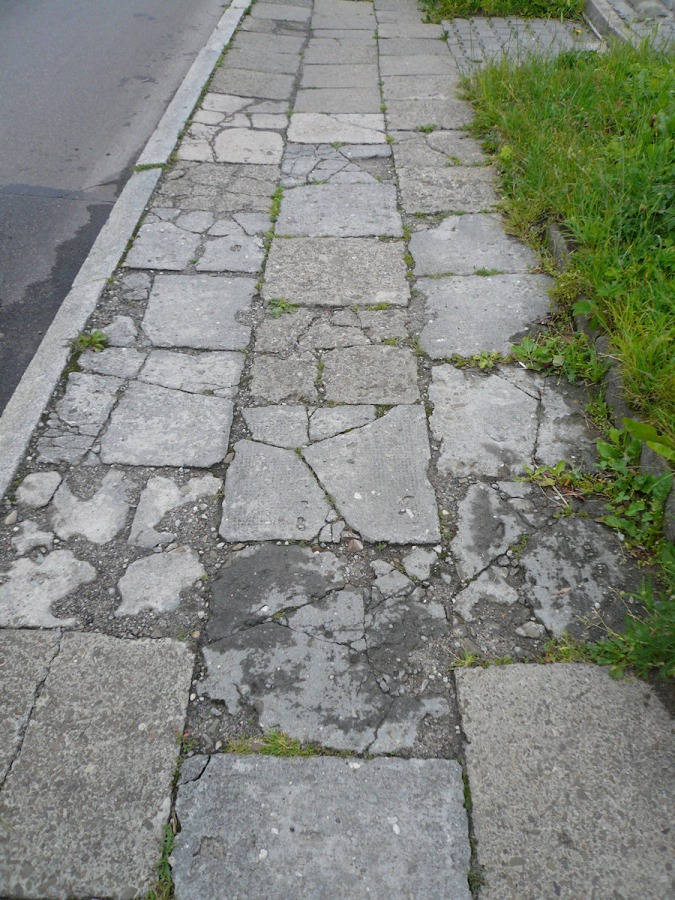Dziadostwo i papierowe obietnice