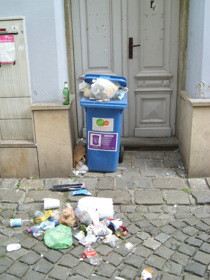 Śmieci na bielskiej starówce - foto