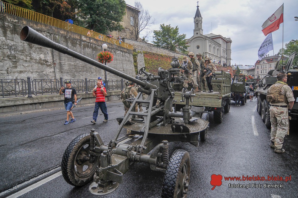 Parada bez czołgów