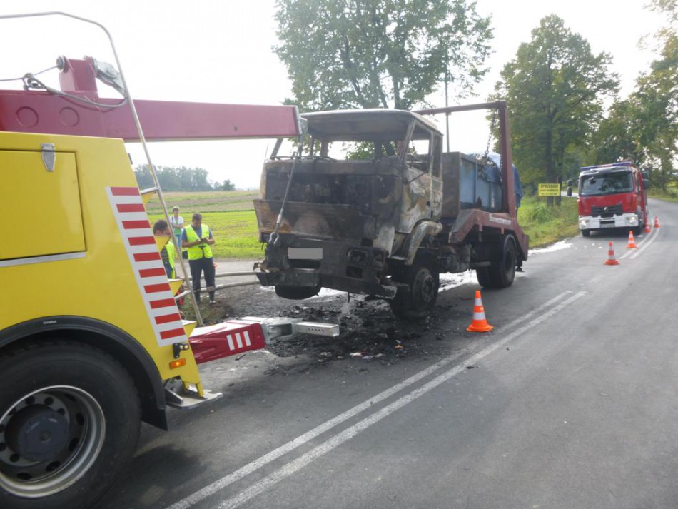 Pożar ciężarówki z odpadami - foto