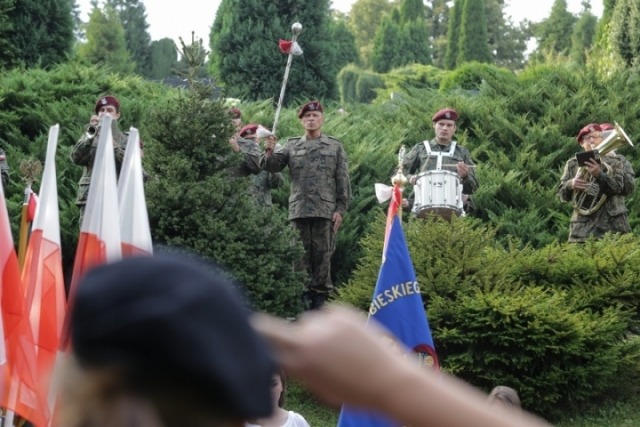 Apel poległych z wojskową asystą - foto