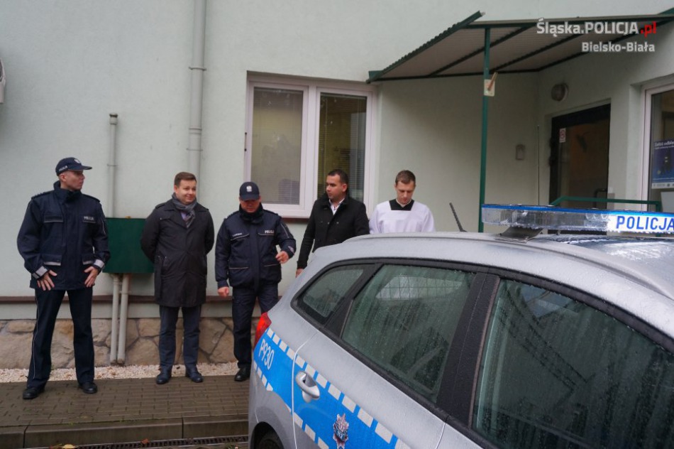 Nowy radiowóz ze składki - foto