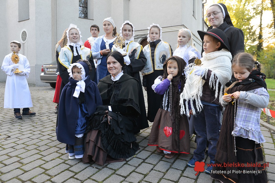 W przebraniach świętych - galeria