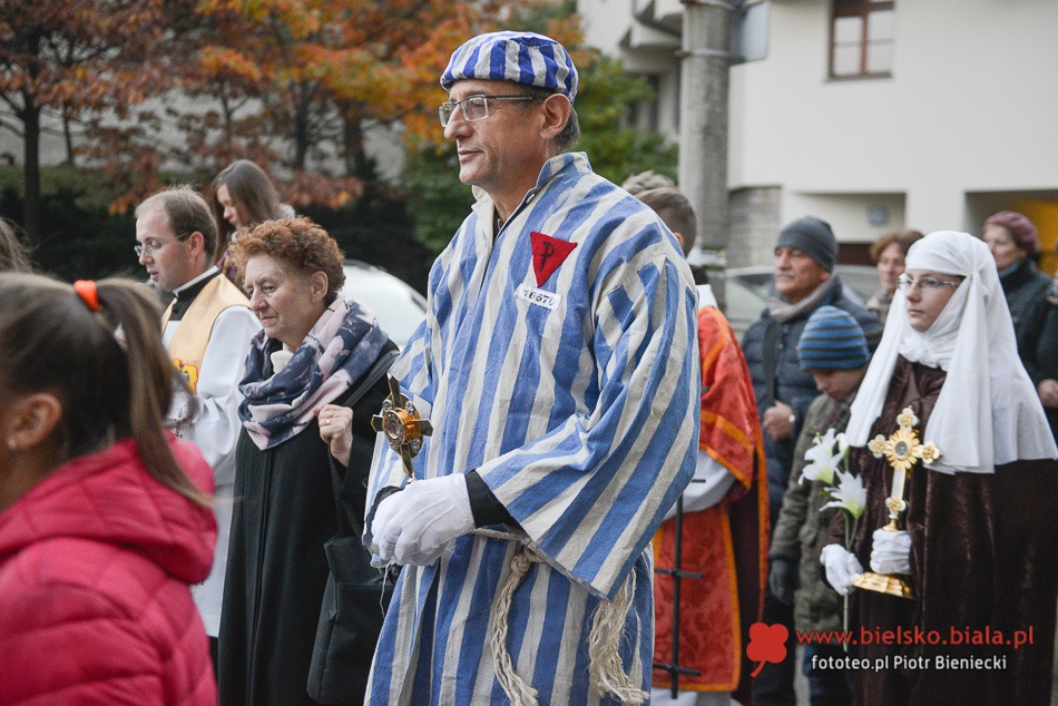 W przebraniach świętych - galeria