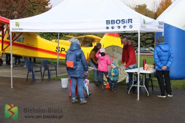 Na lotnisku i nad miastem - foto
