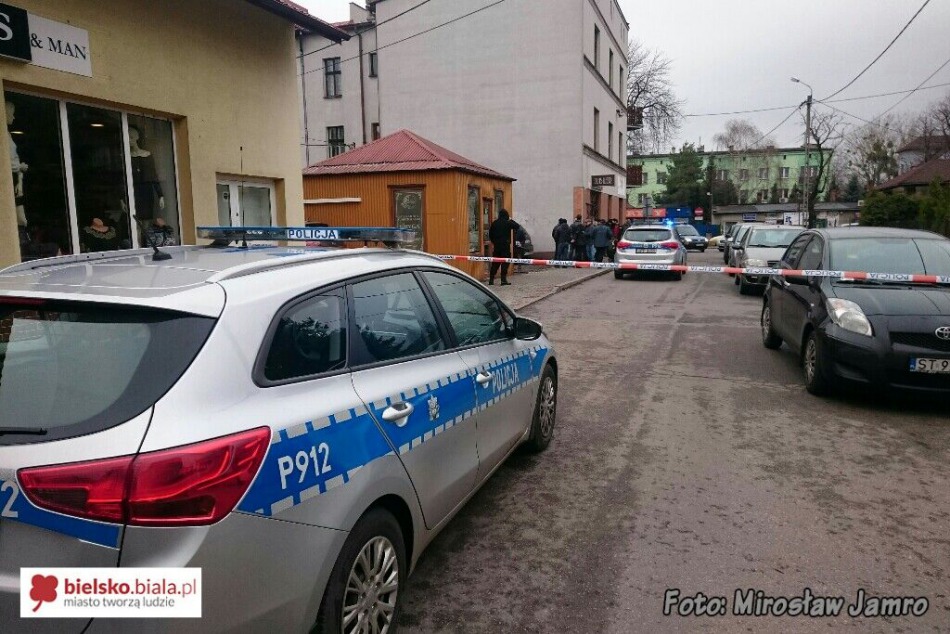 Desperat w zakładzie jubilerskim - foto