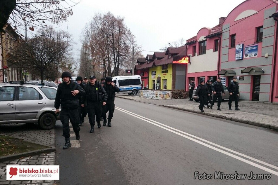Desperat w zakładzie jubilerskim - foto