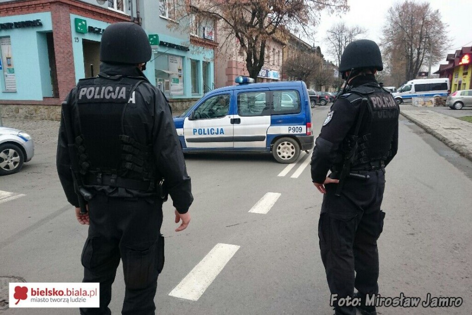 Desperat w zakładzie jubilerskim - foto