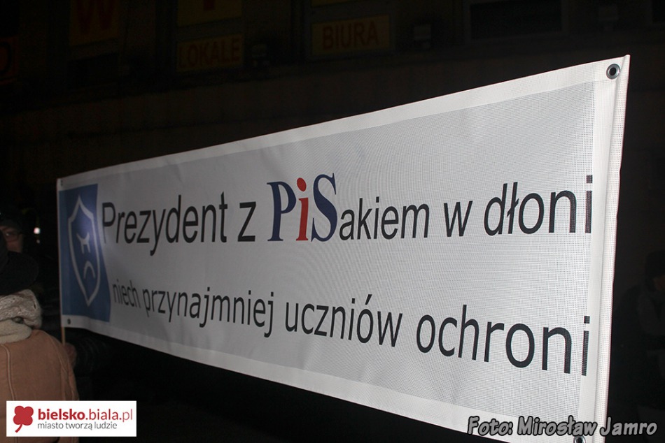 Oczekują dymisji rządu - foto