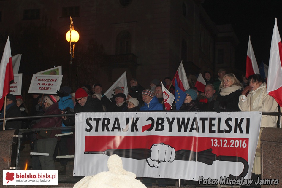 Oczekują dymisji rządu - foto