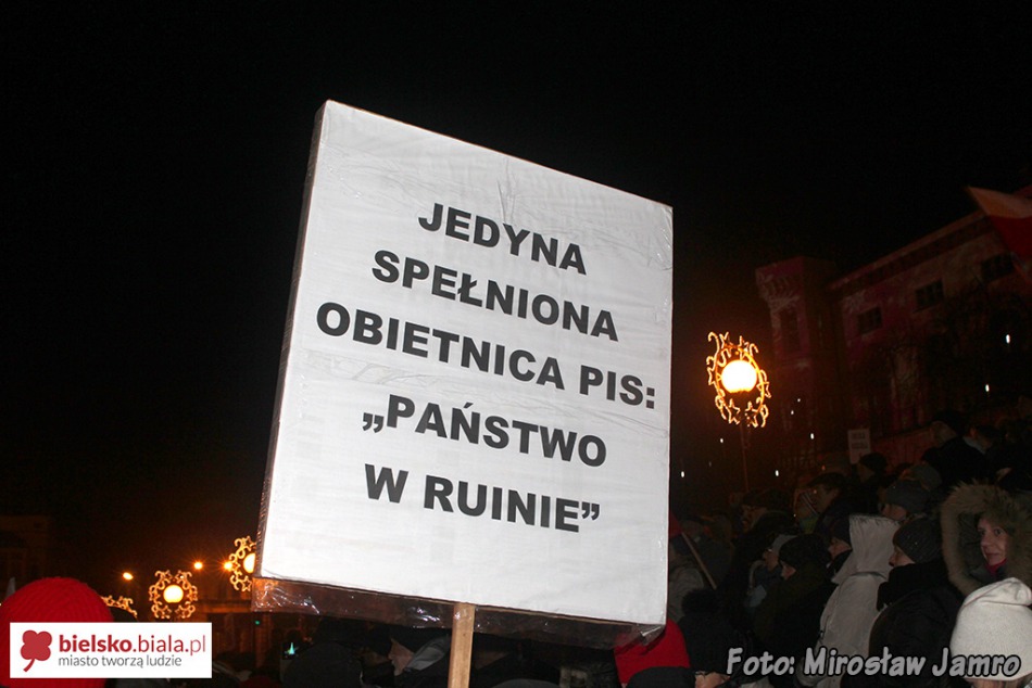 Oczekują dymisji rządu - foto