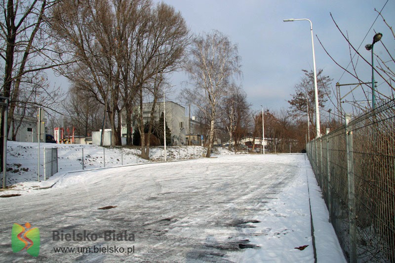 Komfort na parkingu obok dworca - foto