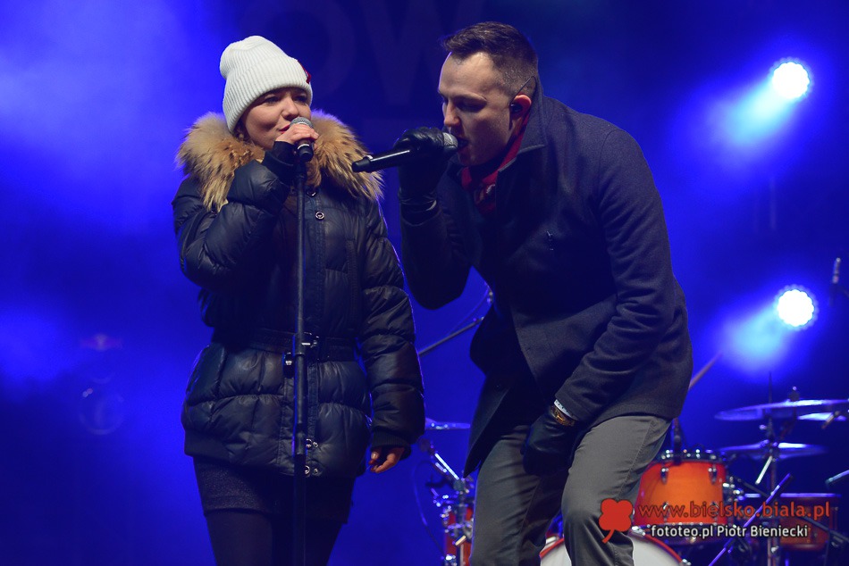 Popisowe ewolucje na skoczni - galeria