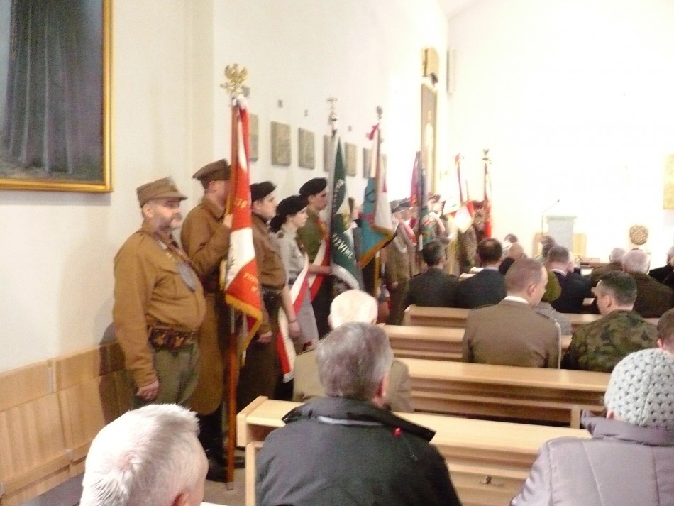 W hołdzie bohaterom ZWZ i AK