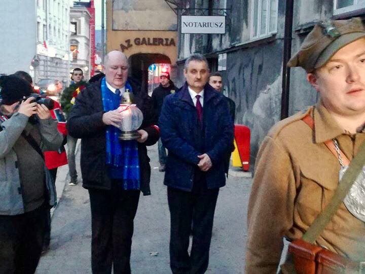Wojsko stanie na placu Wojska Polskiego