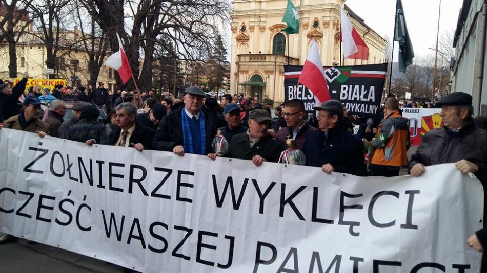 Wojsko stanie na placu Wojska Polskiego