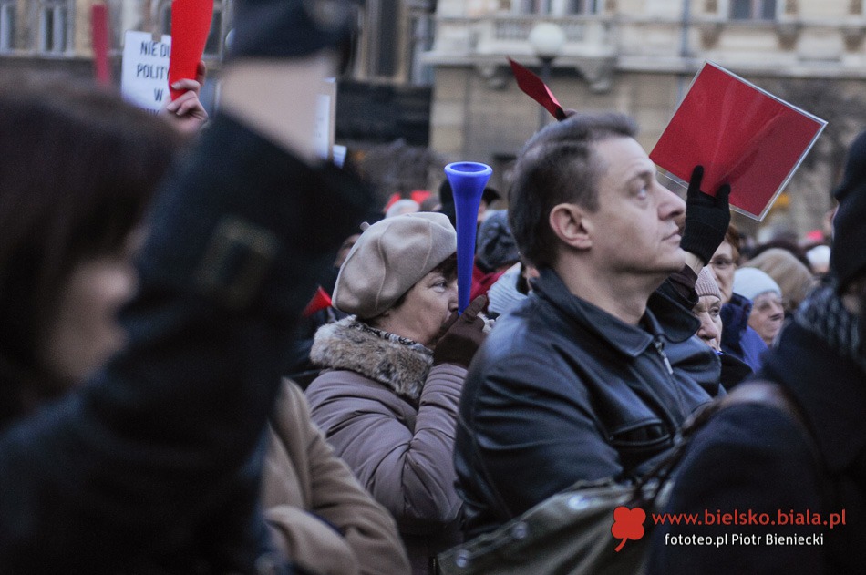 Czarny Protest w Dniu Kobiet - foto