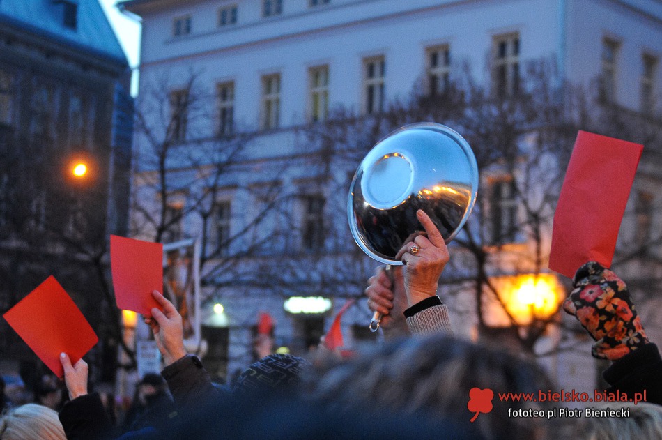 Czarny Protest w Dniu Kobiet - foto