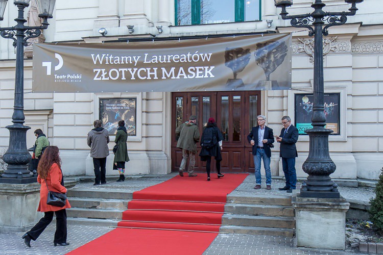 Dwie Złote Maski na osłodę - foto