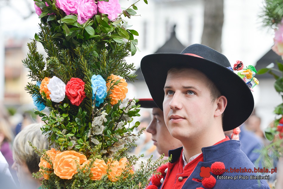 Tradycja urzekająca kolorami - foto