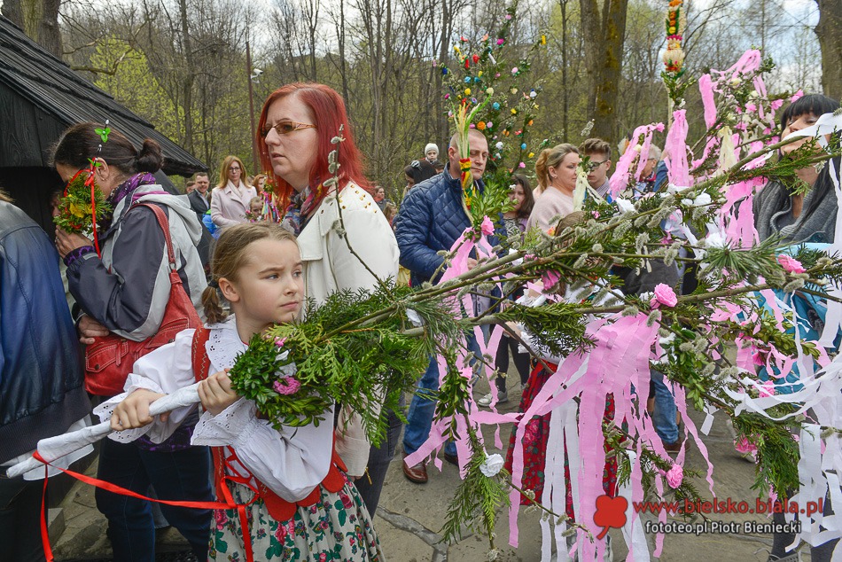 Tradycja urzekająca kolorami - foto