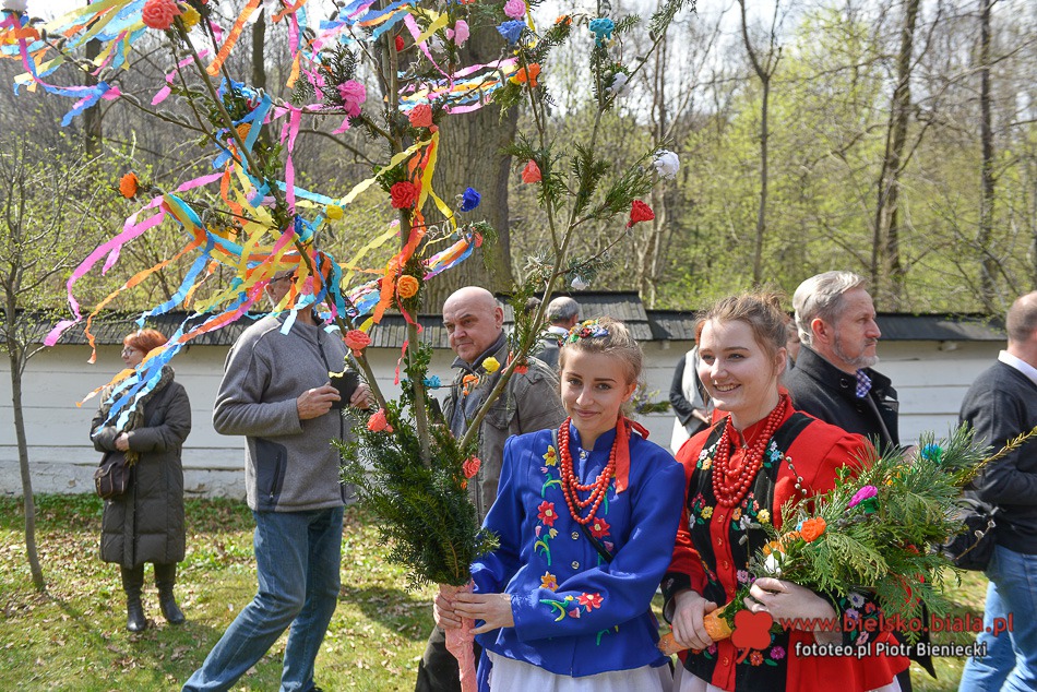 Tradycja urzekająca kolorami - foto