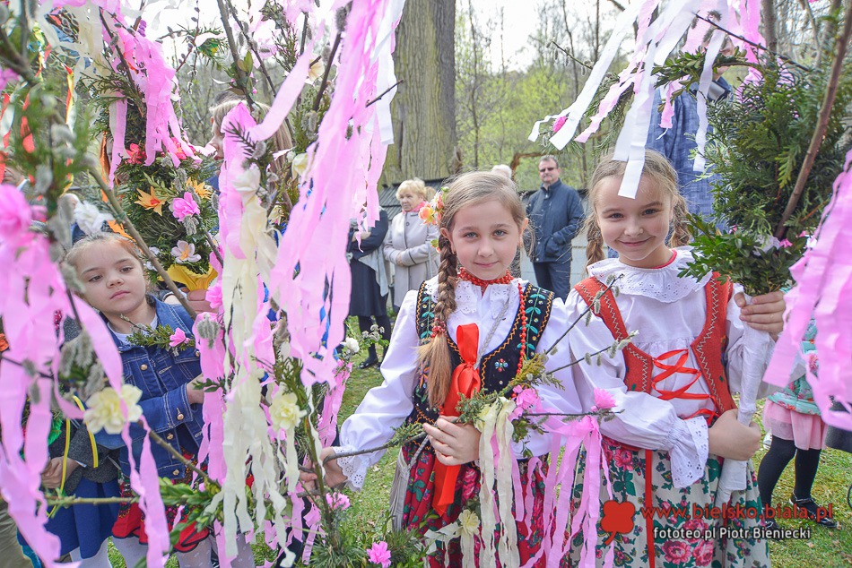Tradycja urzekająca kolorami - foto